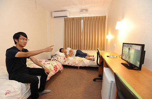 academyhouse02.jpg