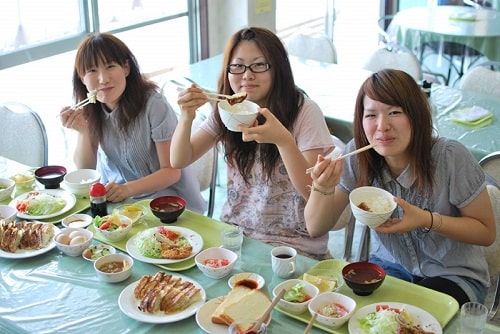 12食事風景.JPG