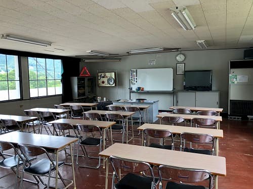 学科教室(1).jpg