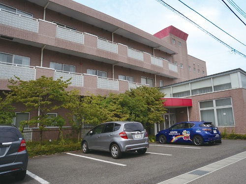 パインツリーハウス　外観.jpg | パインツリーハウス